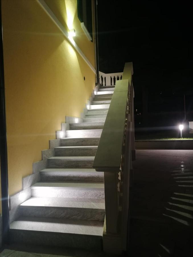 B&B Villa Preziosa Lago Maggiore Lesa Exterior photo