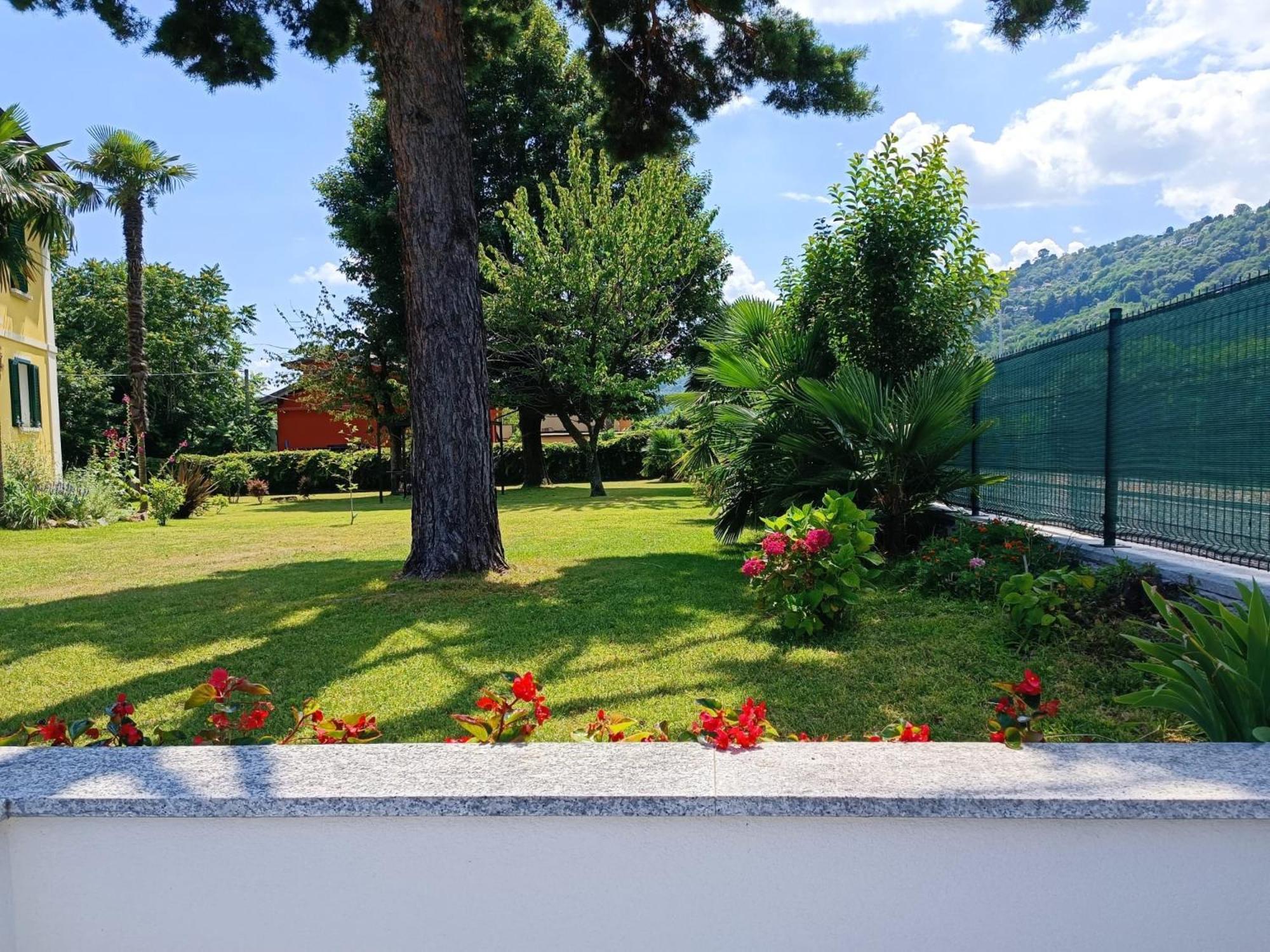 B&B Villa Preziosa Lago Maggiore Lesa Exterior photo