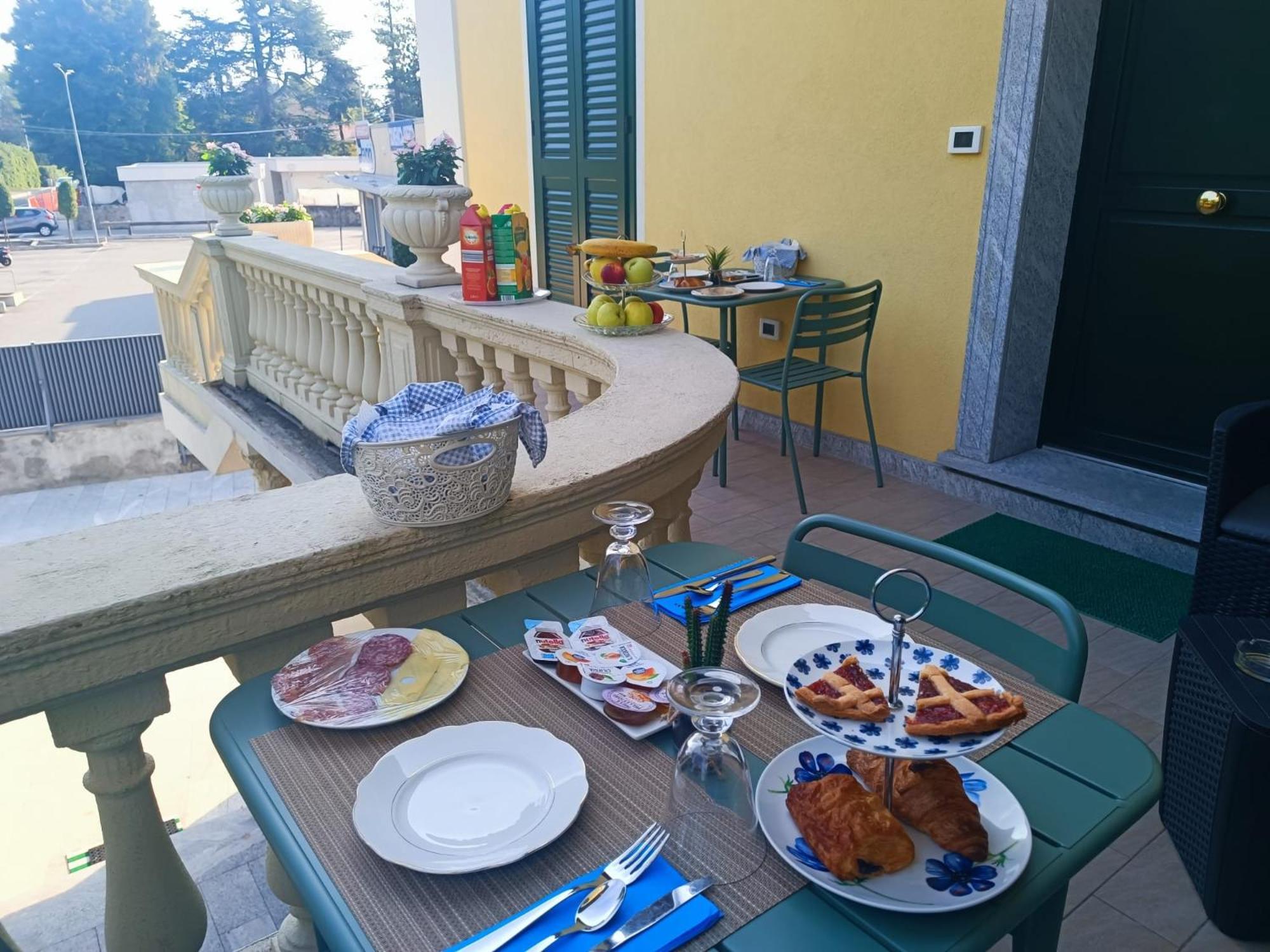 B&B Villa Preziosa Lago Maggiore Lesa Exterior photo