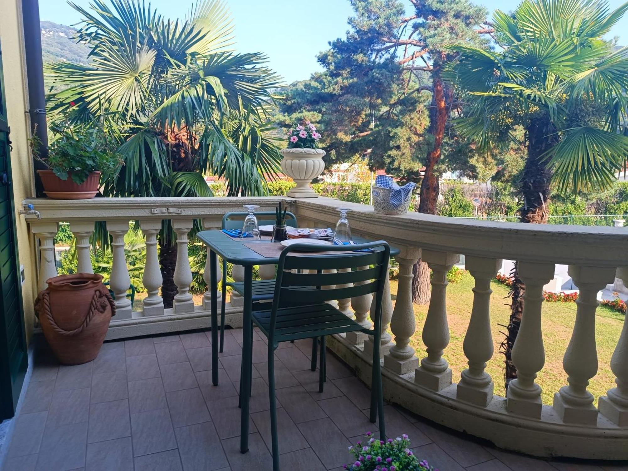 B&B Villa Preziosa Lago Maggiore Lesa Exterior photo