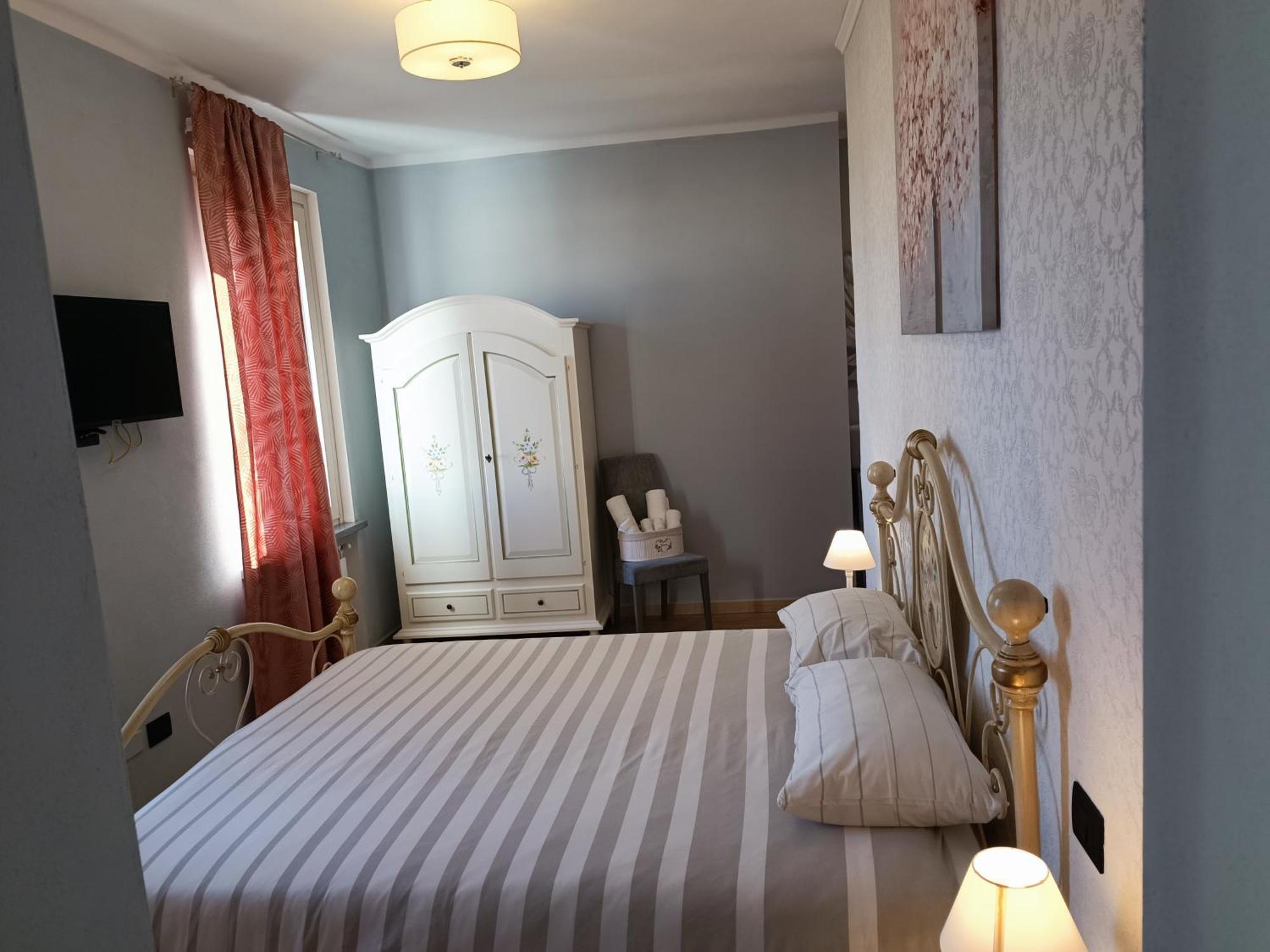B&B Villa Preziosa Lago Maggiore Lesa Exterior photo